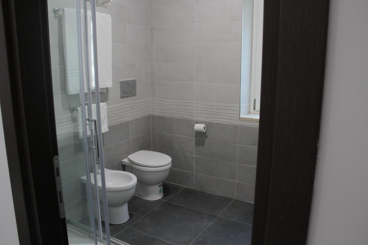 Easyroom Frosinone - Casello Autostradale Экстерьер фото