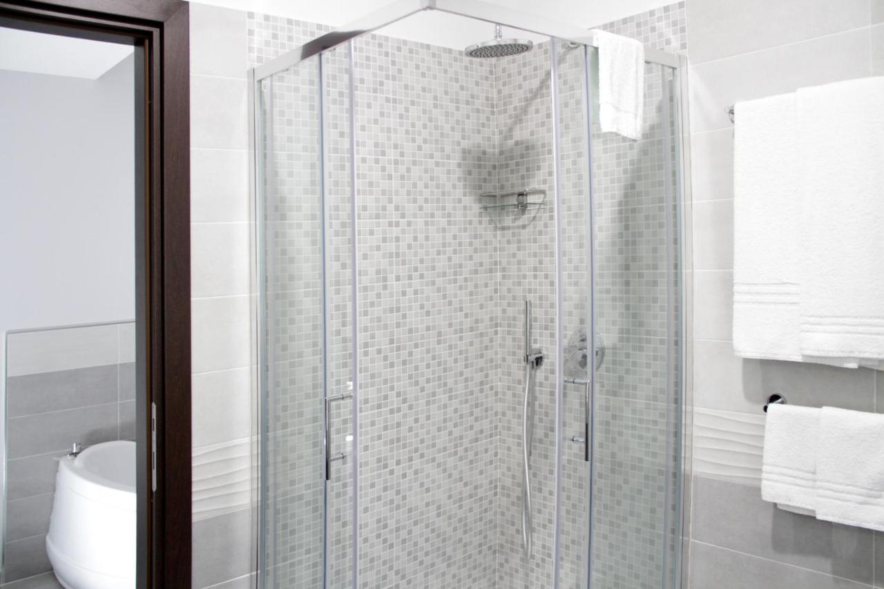 Easyroom Frosinone - Casello Autostradale Экстерьер фото